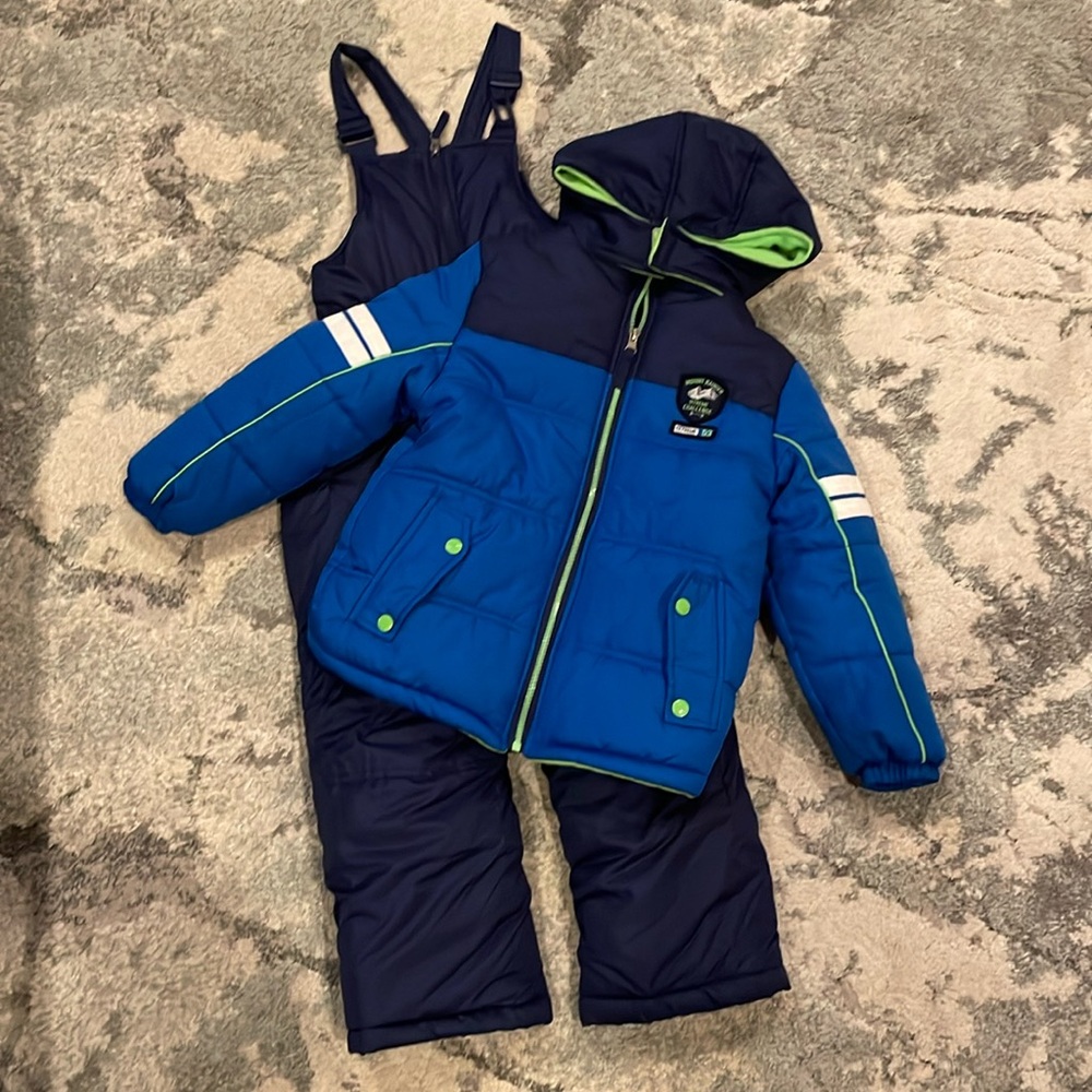 Boys snow jacket and bib set size 6